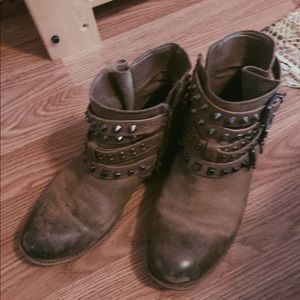 Brown/beige leather ankle boots